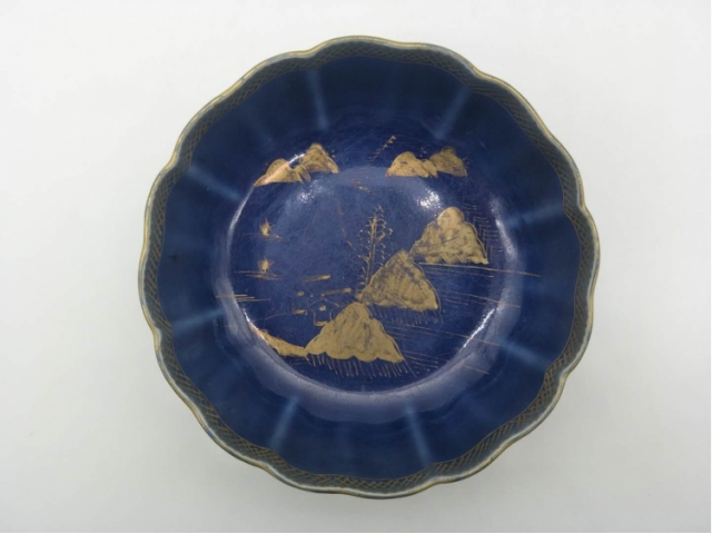 明末清初蓝釉描金贡碗
