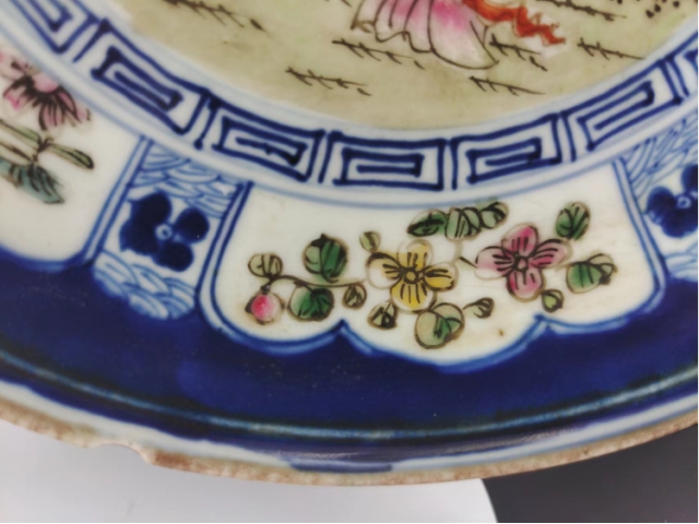 大清道光青花人物葵口盘